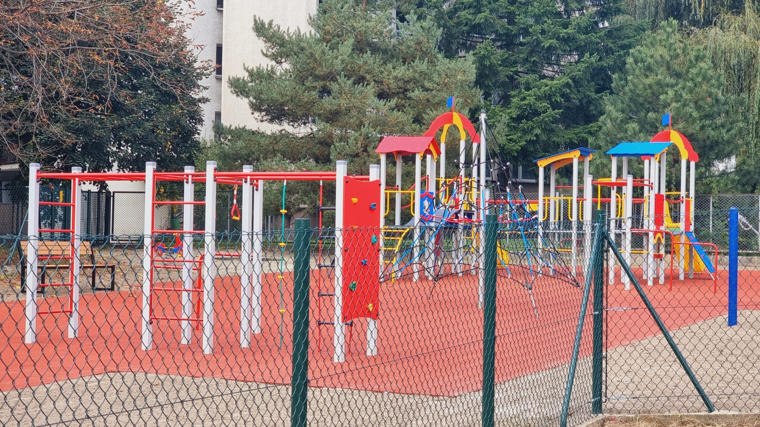 Read more about the article Koszt budowy placu zabaw – ile naprawdę trzeba zaplanować?